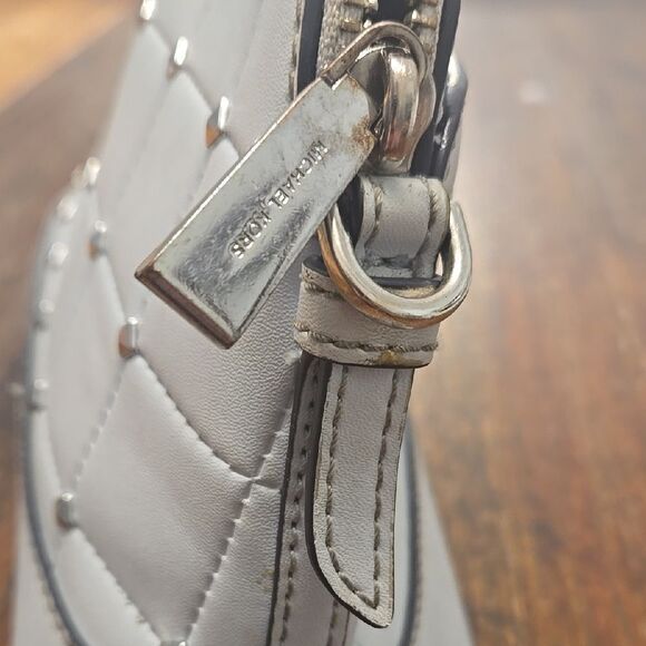 Michael Kors White Quilted Women's Bag - Picture 6 of 10